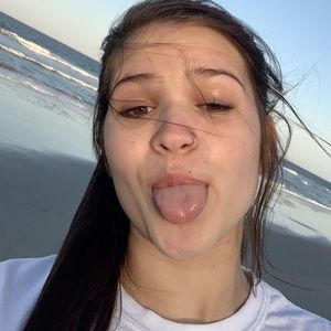 Meet your Posher, Hannah kate